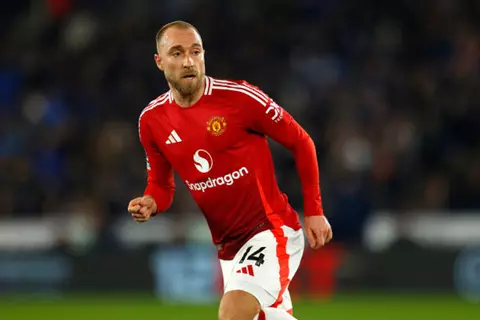 تقارير: إريكسن يسعى للعودة إلى أياكس بعد رحيله عن مانشستر يونايتد